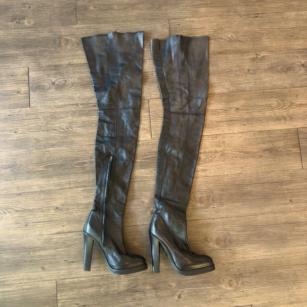 $2990 BALENCIAGA COWHIDE EXTRA HIGH BOOTS